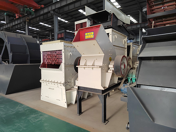 PC400*300黑卵石錘式破碎機(jī)價(jià)格